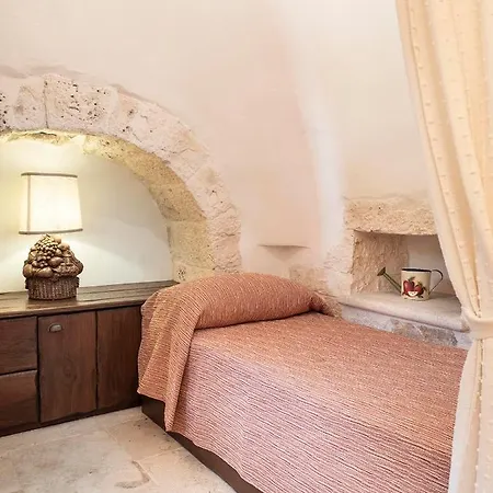 Trulli Uliveto Acquafonda * Alberobello